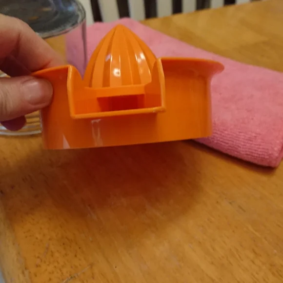 - Manual juicer.. REAMER - Picture 7 of 13